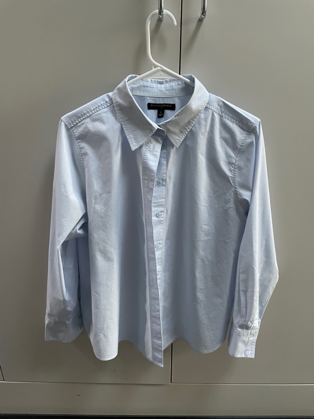 Banana Republic Pale Blue Women’s Button-Down Dress Shirt